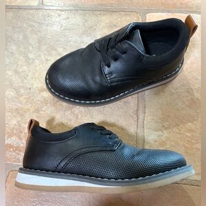 Boys 9 Comfy Black Dress Shoes